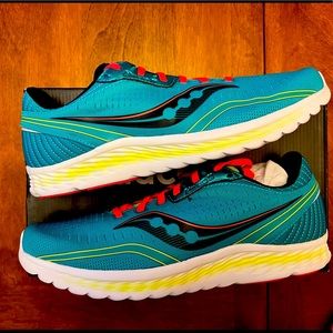Saucony Kinvara 11, Men’s size 11, Brand New!, “blue mutant” color